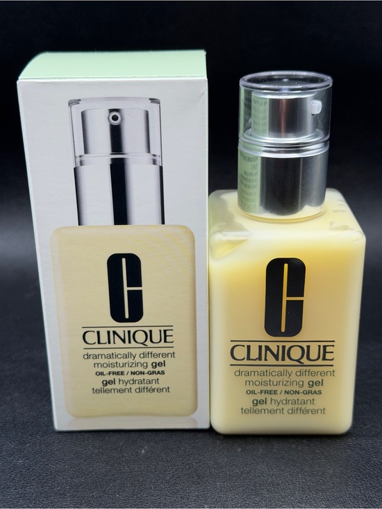 Clinique Other - Clinique Dramatically Different Moisturizing Gel - Pale Yellow Bottle 4.2oz